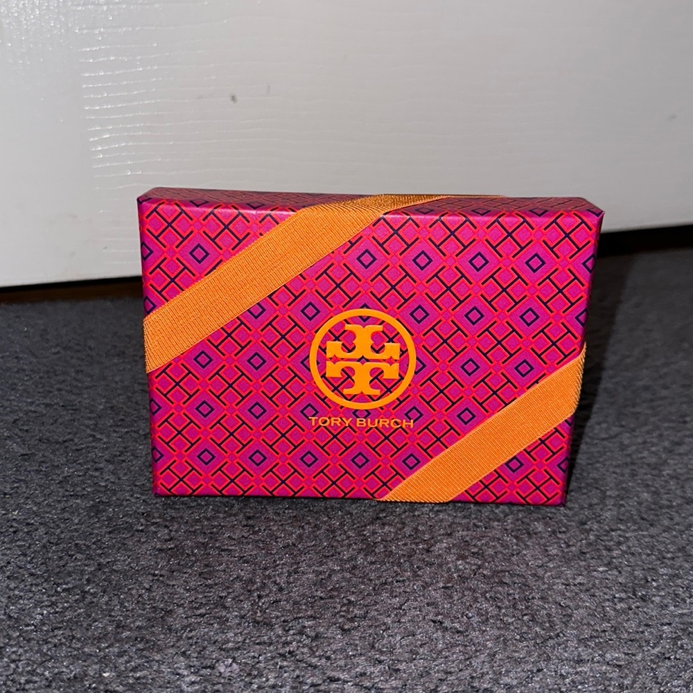 Tory Burch gift card box